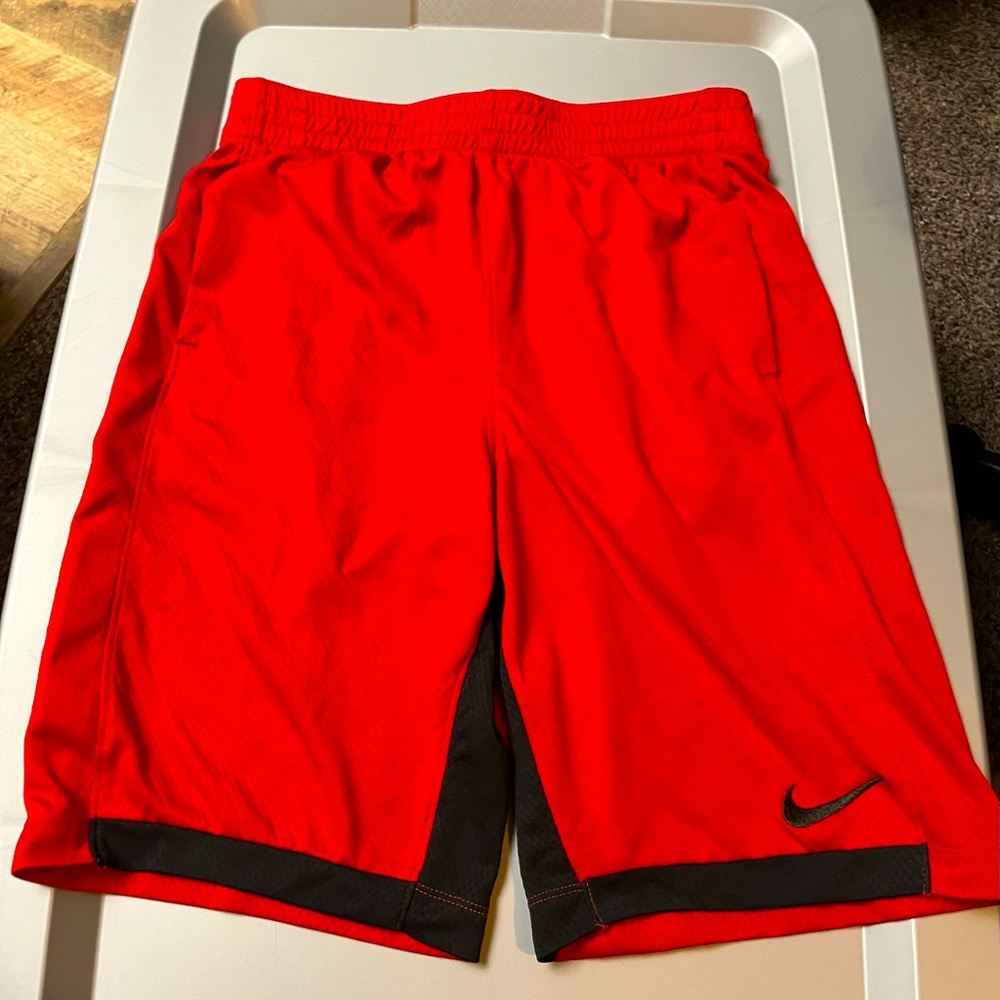 Boys Nike size Xl red and black dri fit shorts